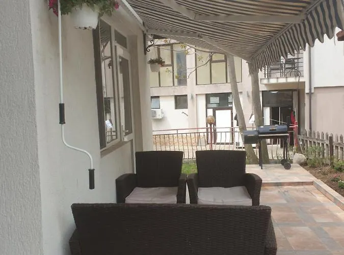 Izgrev 24а Πανσιόν Τσερνομόρετς