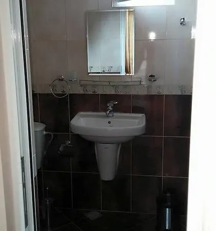 Izgrev 24а ゲストハウス チェルノモレツ