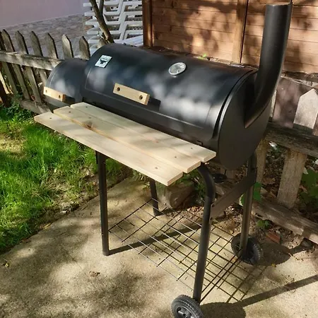 ゲストハウス Izgrev 24а 3*