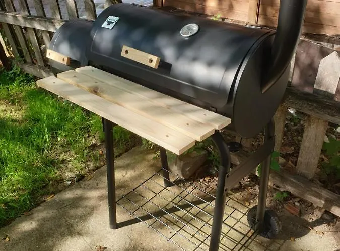 ゲストハウス Izgrev 24а 3*